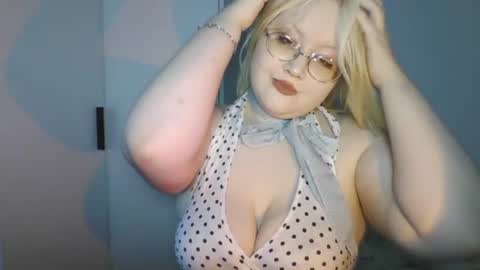 Snapshot of elayne_sweet chatting on June 12, 2026, 6:12 am elayne_sweet online show from June 12, 2026, 6:12 am