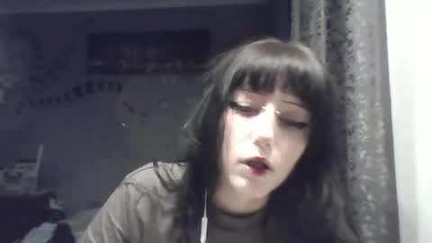 Lia online show from April 27, 2026, 5:11 pm