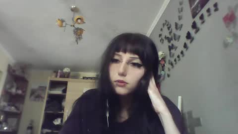 Lia online show from April 30, 2026, 12:11 pm