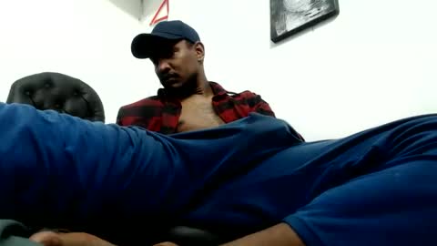 Snapshot of elcaballeroblack chatting on June 8, 2026, 1:28 am elcaballeroblack online show from June 8, 2026, 1:28 am