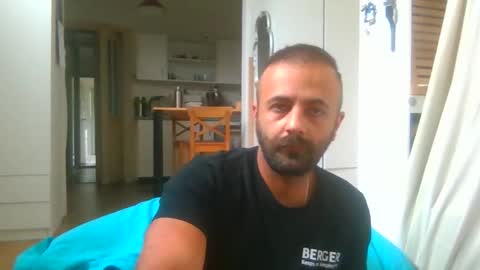 daniel18cmx online show from October 29, 2025, 2:58 am