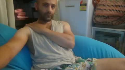 daniel18cmx online show from November 6, 2025, 9:43 am