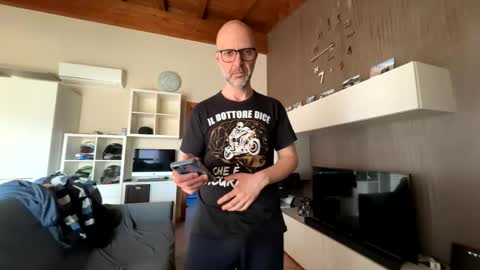 Snapshot of eldiablo844 chatting on April 9, 2026, 4:45 pm Eldiablo844 online show from April 9, 2026, 4:45 pm