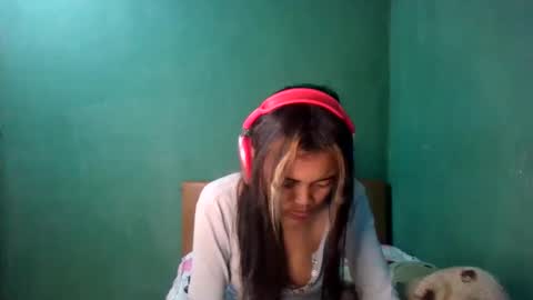 Snapshot of eldie69 chatting on June 7, 2026, 3:32 am eldie69 online show from June 7, 2026, 3:32 am