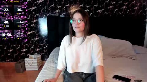 Snapshot of elecktra_sweet chatting on October 15, 2025, 7:47 pm Elecktra online show from October 15, 2025, 7:47 pm