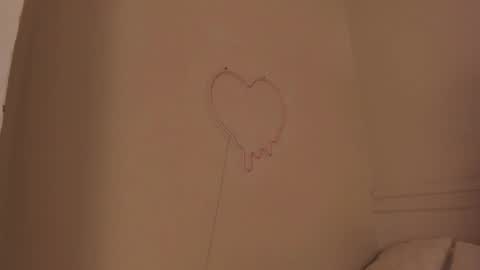 Snapshot of electra_a chatting on November 26, 2025, 11:33 am ELECTRA online show from November 26, 2025, 11:33 am