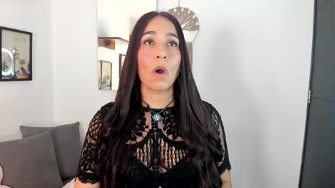 Snapshot of electra_hunt chatting on May 5, 2026, 11:57 pm Electra- Please help me reach 100 likes online show from May 5, 2026, 11:57 pm