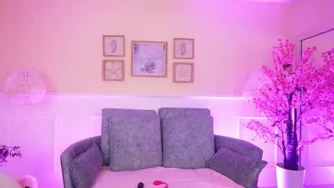 Electra Jones online show from March 13, 2026, 11:39 am