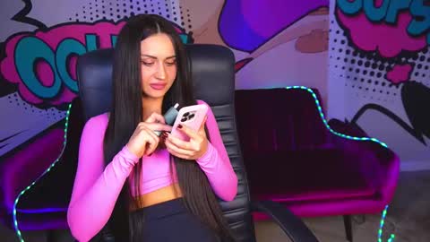 elegant_mysterious online show from September 25, 2025, 7:39 pm
