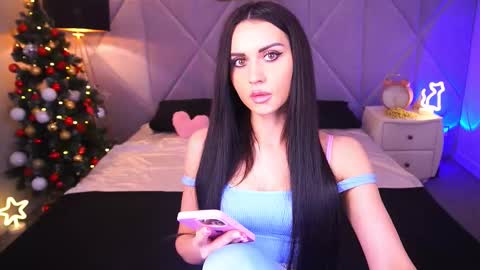 elegant_mysterious online show from December 15, 2025, 8:57 pm