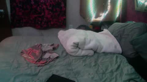 Snapshot of elegantdeviance69 chatting on December 11, 2024, 7:53 am ElegantDeviance69 online show from December 11, 2024, 7:53 am