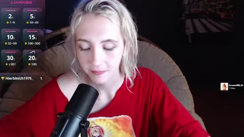 Snapshot of elen__moore chatting on May 9, 2026, 5:56 am Elen online show from May 9, 2026, 5:56 am