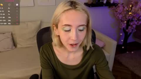Snapshot of elen__moore chatting on May 13, 2026, 5:49 am Elen online show from May 13, 2026, 5:49 am