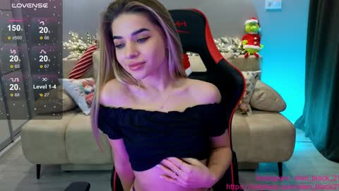 Snapshot of elen_black_23 chatting on December 12, 2024, 3:21 am Lena - online show from December 12, 2024, 3:21 am