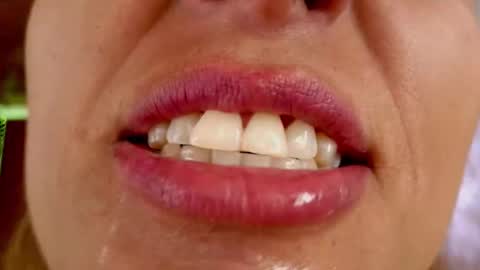 Elena online show from February 11, 2026, 1:27 pm