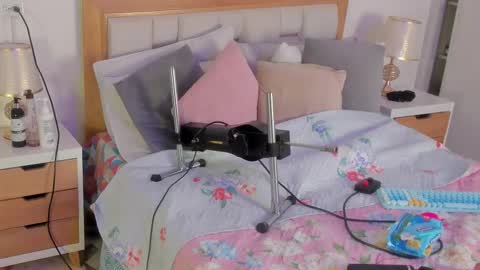 Elena online show from September 15, 2025, 6:41 pm