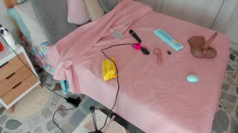 Elena online show from October 21, 2025, 7:25 pm