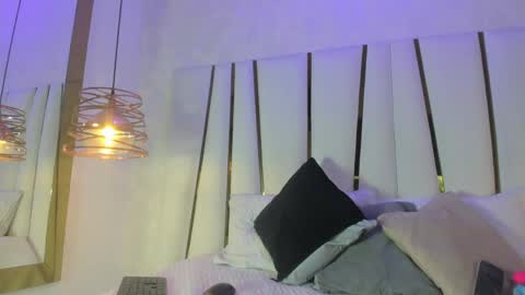 Elena online show from April 24, 2026, 11:34 am
