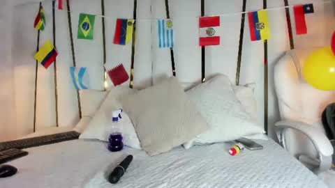 Snapshot of elena_mature chatting on June 18, 2026, 7:07 pm Elena online show from June 18, 2026, 7:07 pm