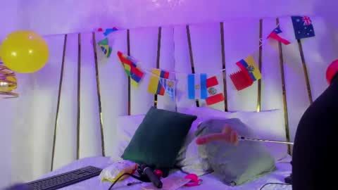 Snapshot of elena_mature chatting on June 25, 2026, 7:07 pm Elena online show from June 25, 2026, 7:07 pm