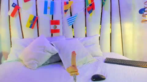 Snapshot of elena_mature chatting on July 10, 2026, 7:05 pm Elena online show from July 10, 2026, 7:05 pm