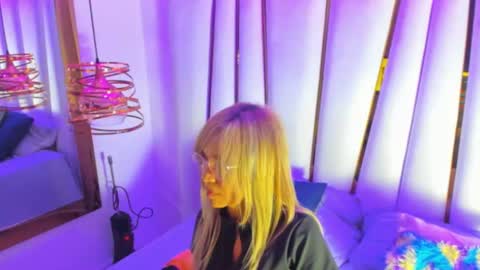 Snapshot of elena_mature chatting on July 18, 2026, 7:06 pm Elena online show from July 18, 2026, 7:06 pm
