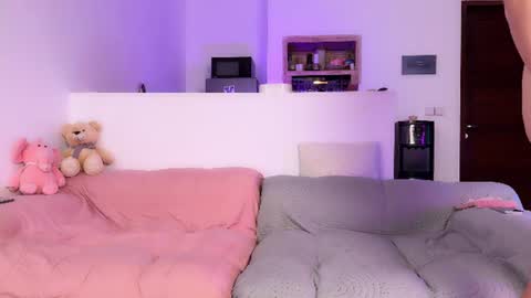 Snapshot of elena_rosss chatting on June 11, 2026, 2:53 am Elena Ross online show from June 11, 2026, 2:53 am