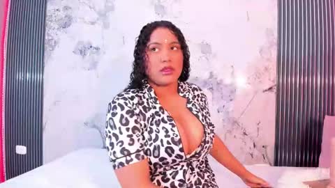 elena_wolff online show from November 18, 2025, 12:09 pm