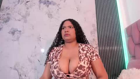 elena_wolff online show from November 19, 2025, 12:05 pm