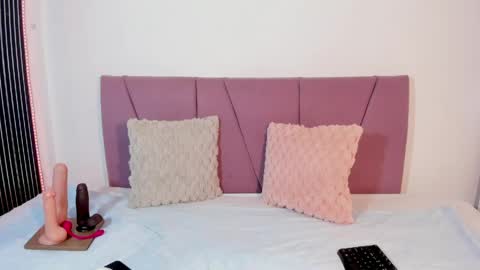 elena_wolff online show from April 25, 2026, 7:44 pm