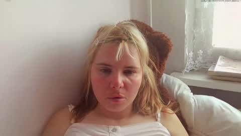 Elena online show from May 4, 2026, 12:45 pm