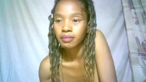 elenah013 online show from February 24, 2025, 10:59 am