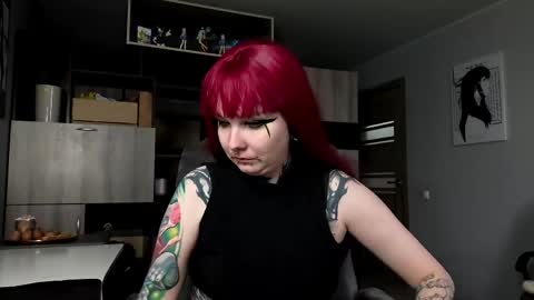 Milana online show from April 13, 2026, 2:33 pm