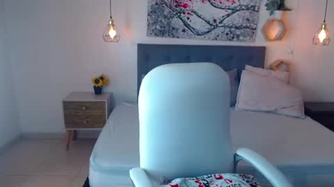 Snapshot of elenna__ chatting on July 13, 2026, 1:14 pm Elenna online show from July 13, 2026, 1:14 pm