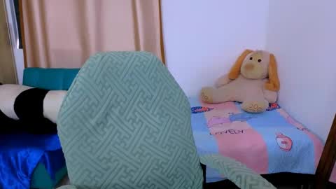 agnes online show from September 18, 2025, 6:32 pm