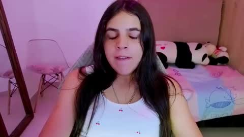 agnes online show from April 22, 2026, 7:04 pm