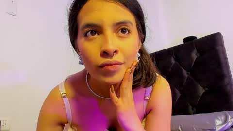 Elena  online show from December 3, 2025, 11:30 am