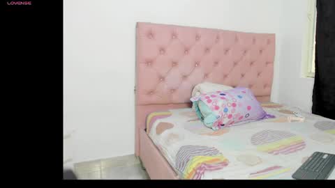 Snapshot of elettra_parisi19 chatting on May 29, 2026, 2:04 pm elettra_parisi19 online show from May 29, 2026, 2:04 pm