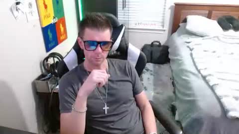 Snapshot of elevatetlb chatting on November 26, 2025, 11:17 pm Walker online show from November 26, 2025, 11:17 pm