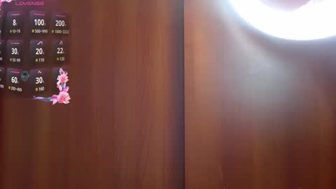 Eliza online show from December 18, 2024, 12:43 am