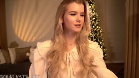 Snapshot of eli_journey chatting on January 10, 2026, 9:30 pm Eli online show from January 10, 2026, 9:30 pm