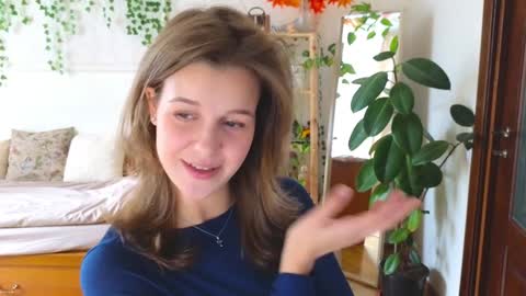 Snapshot of eli_sun chatting on October 13, 2025, 9:20 am ELI Guys Im immersed in my studies its time for exams. I hope to be here on Friday online show from October 13, 2025, 9:20 am