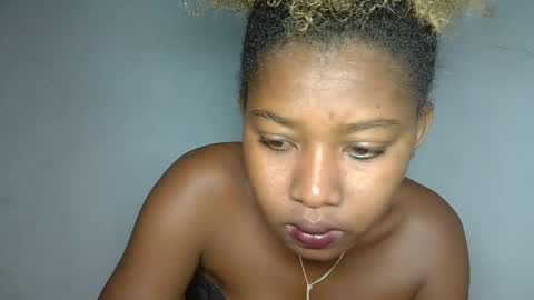 elia011 online show from January 11, 2025, 10:51 am