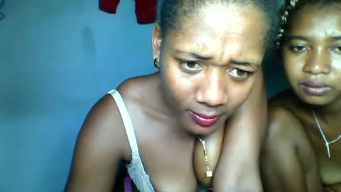 elia011 online show from January 25, 2025, 8:00 pm