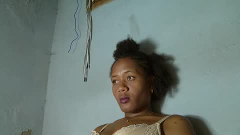 elia011 online show from February 9, 2025, 7:52 pm