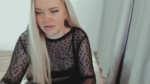 Snapshot of elia_ chatting on June 25, 2026, 5:34 am Ella online show from June 25, 2026, 5:34 am