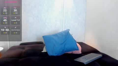 Snapshot of elian___ chatting on October 23, 2025, 12:37 pm Elian online show from October 23, 2025, 12:37 pm