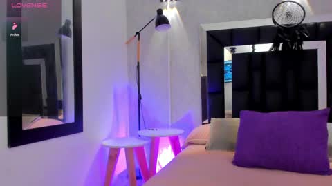 Snapshot of elian___ chatting on June 3, 2026, 12:08 pm Elian online show from June 3, 2026, 12:08 pm