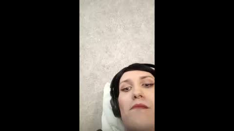 Snapshot of eliana_e chatting on February 1, 2025, 1:09 pm Eliana online show from February 1, 2025, 1:09 pm