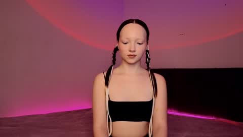 Ella online show from January 14, 2025, 3:22 am